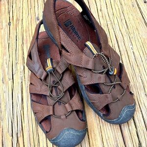 Alpine Design Shoes Size 9